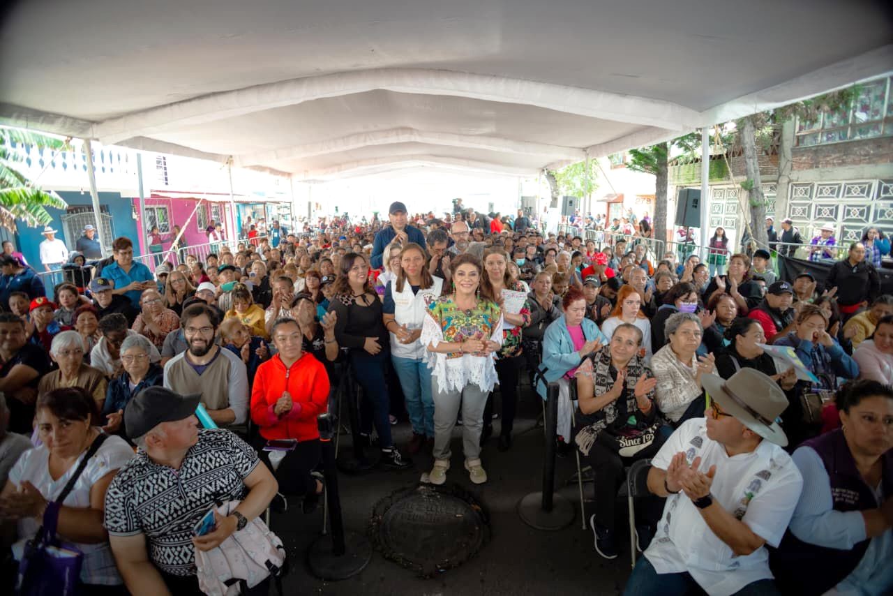 Brugada entrega apoyos y anuncia obras históricas para prevenir inundaciones en Venustiano Carranza