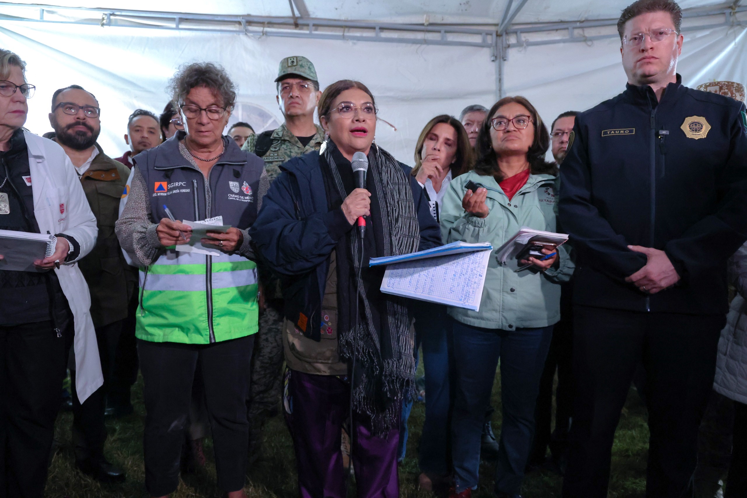 Clara Brugada garantiza atención integral a víctimas de explosión en el Puente de la Concordia