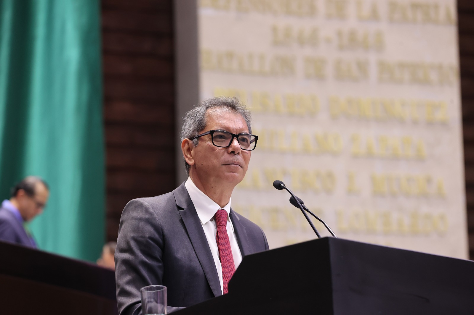 Pemex se desendeuda y la economía avanza, asegura el Secretario de Hacienda, Édgar Amador