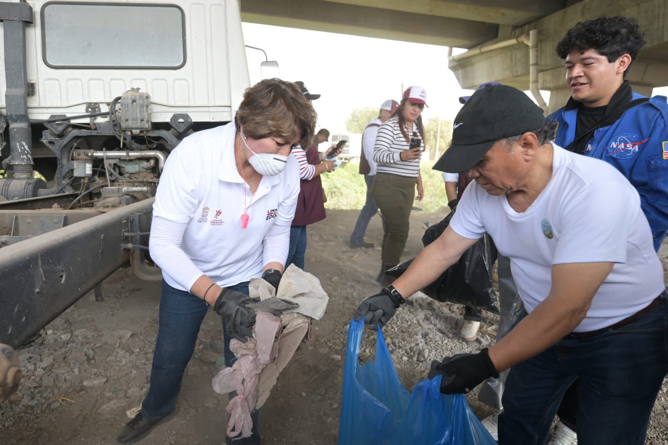 La Gobernadora Delfina Gómez rompe Récord Guinness por recolección de basura