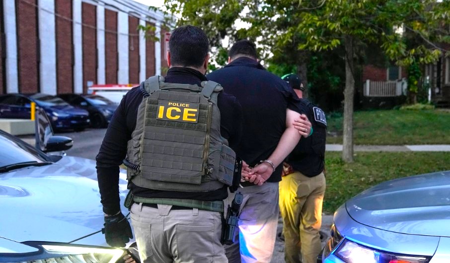 Mueren 18 migrantes detenidos por ICE en un año; cinco eran mexicanos
