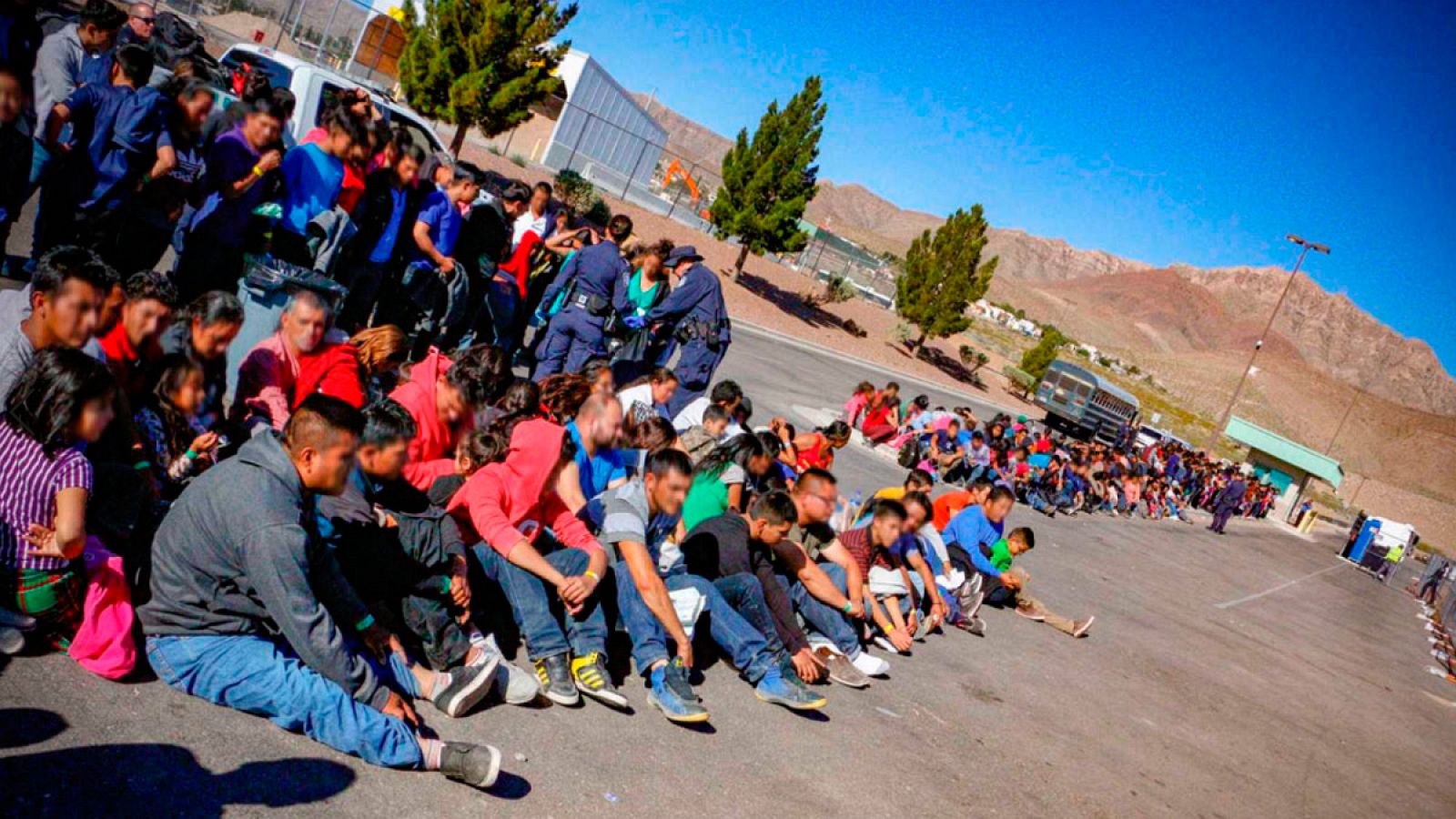 Frena EE.UU. deportación de niño migrante en fallo clave que protege a miles