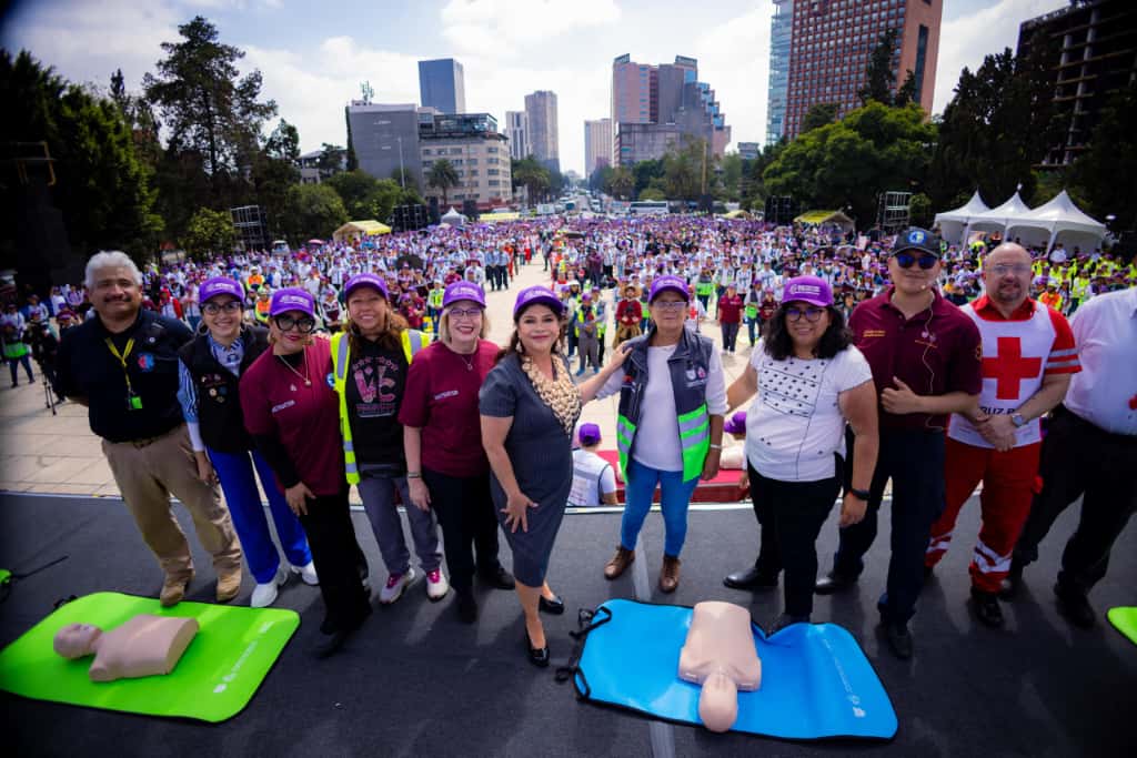 Clara Brugada encabeza clase masiva de primeros auxilios y RCP en la CDMX