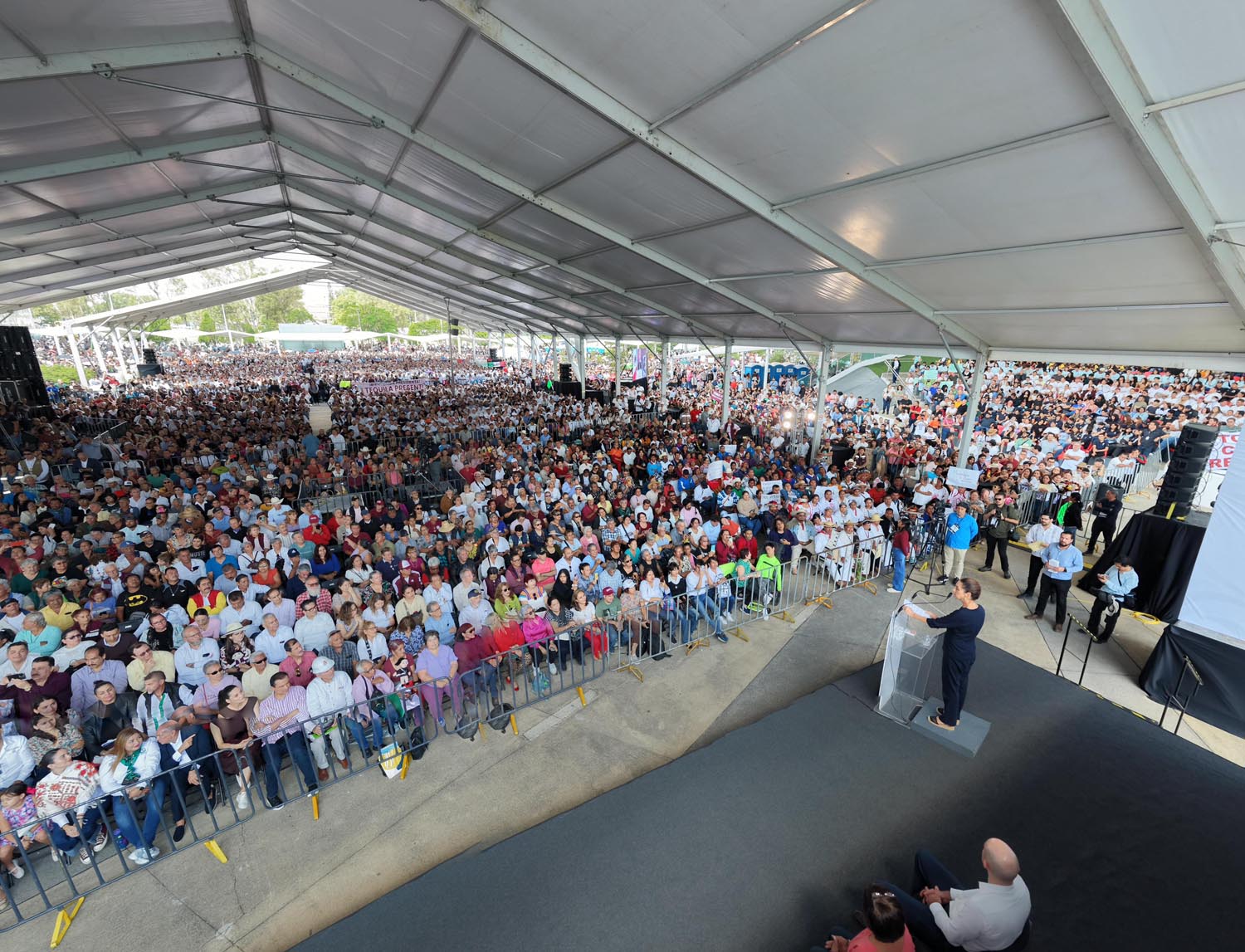 Sheinbaum: 1.8 millones reciben apoyos del Bienestar en Jalisco; avanzan saneamiento del Lerma y tren México–GDL