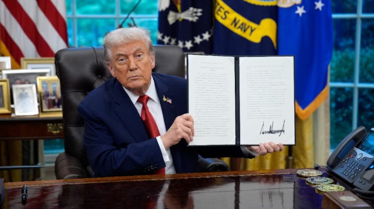 Oficializa Trump orden para que TikTok opere bajo control estadounidense