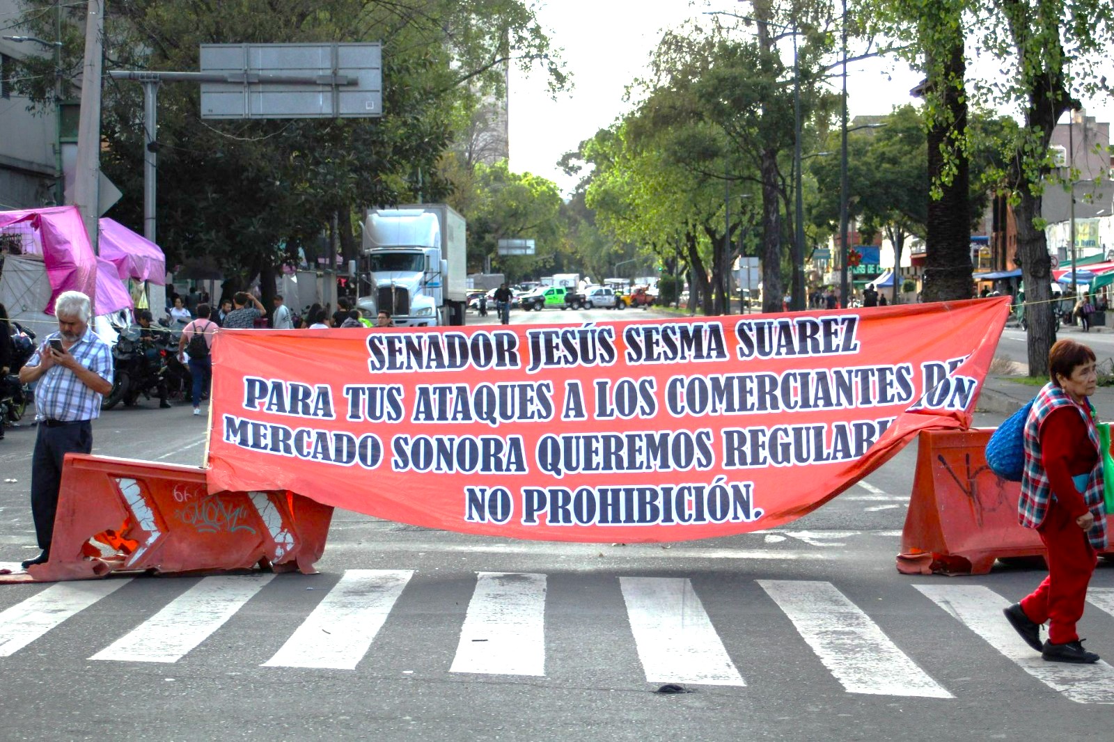 Crece la tensión en el Mercado de Sonora por orden oficial de cesar venta de animales