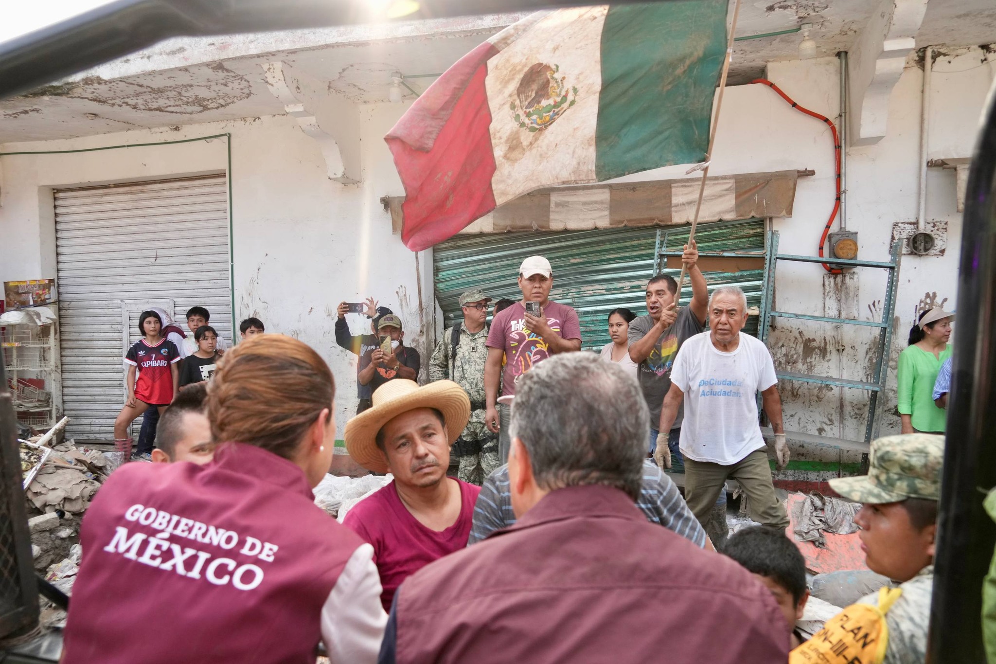 Sheinbaum prioriza el consenso con las comunidades antes de cualquier reubicación tras afectaciones por lluvias en Hidalgo