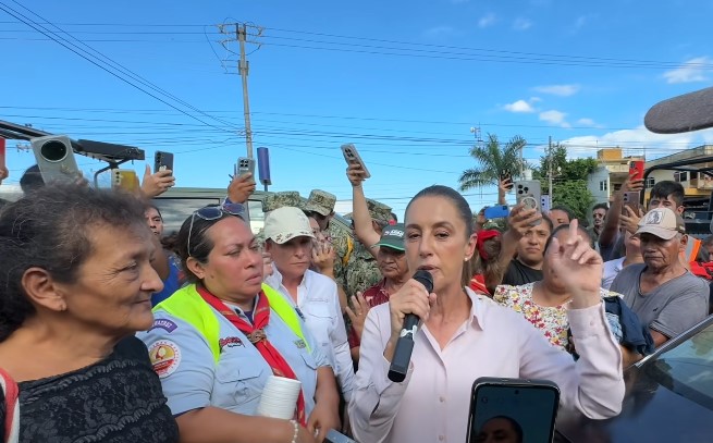 [VIDEO] Sheinbaum encabeza acciones en Veracruz por estragos tras las lluvias: ayuda aérea, limpieza y apoyo directo a la población