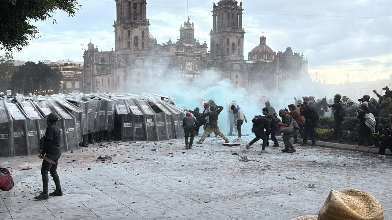 Detectan a delincuentes infiltrados en “bloque negro” durante marcha del 2 de octubre