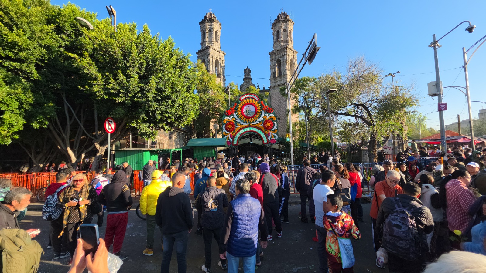 El templo de San Hipólito se llena de fe y milagros en el Día de San Judas Tadeo