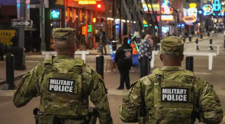 Polémica en Washington por donación secreta de 130 millones de dólares para pagar salarios del Ejército