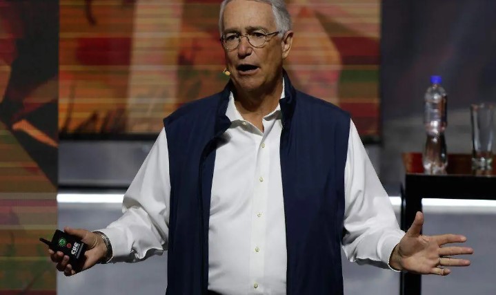 Presidenta Sheinbaum anuncia que el SAT informará el proceso para cobrar adeudos a Salinas Pliego