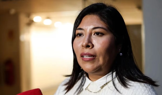 México tramita asilo a Betssy Chávez, última ministra de Castillo, y Perú responde con ruptura diplomática