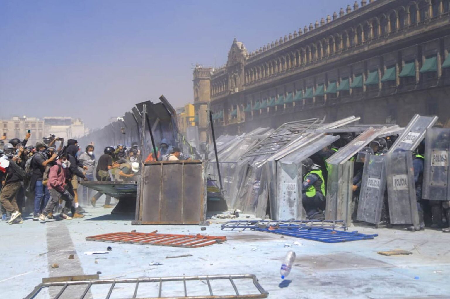 La bancada de Morena CDMX solicitará investigar quiénes impulsaron política y financieramente los disturbios tras la marcha ‘Generación Z’