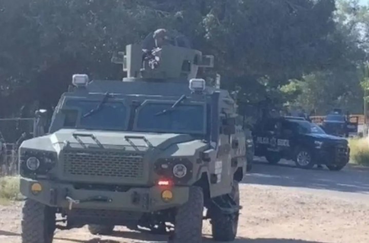 [VIDEO] Emboscada bajo un puente desata balacera en Sinaloa: 13 fallecidos y 9 rehenes liberados