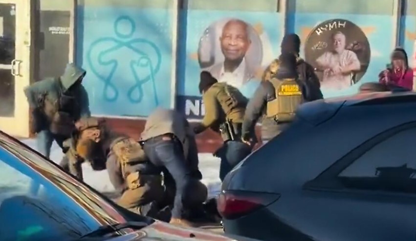 [VIDEO] Sábado sangriento en Minneapolis: agentes de ICE acribillan a otro estadounidense