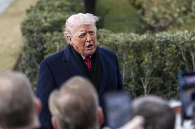 Trump explica porqué no respalda al ala extremista opositora venezolana de Machado