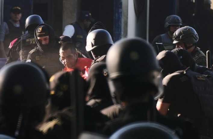 Guatemala declara 30 días de estado de sitio por asesinato de ocho policías