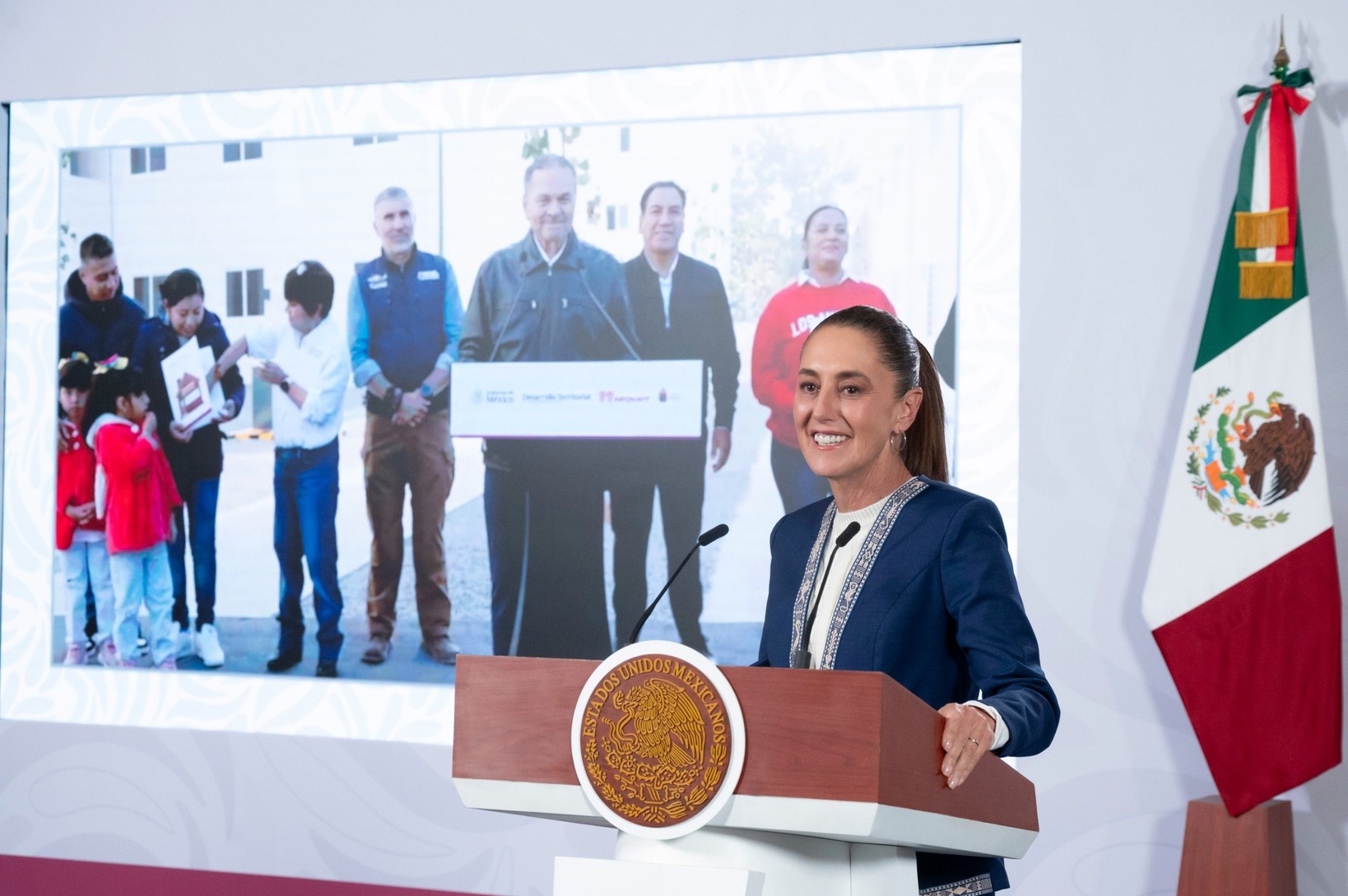 Avanza meta nacional de 1.8 millones de Viviendas para el Bienestar; presidenta Shienbaum encabeza entrega en Chiapas