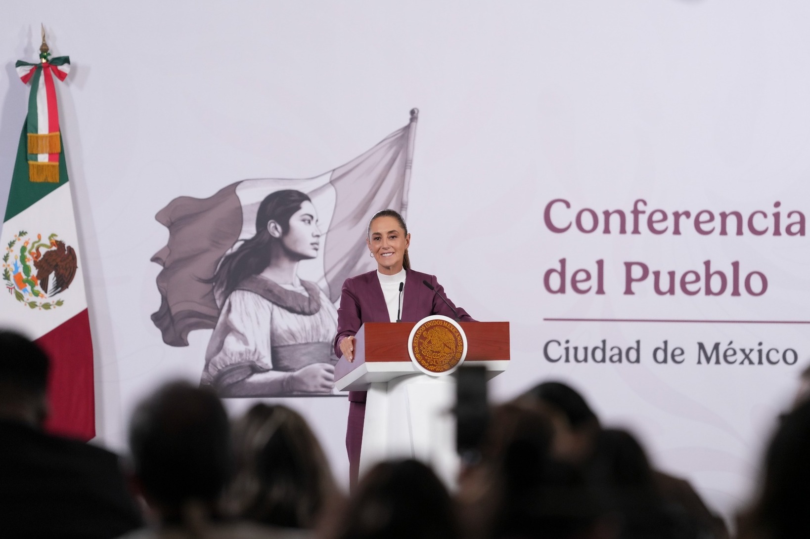 Reforma de 40 horas avanza en el Senado y el salario seguirá aumentando: Presidenta Sheinbaum