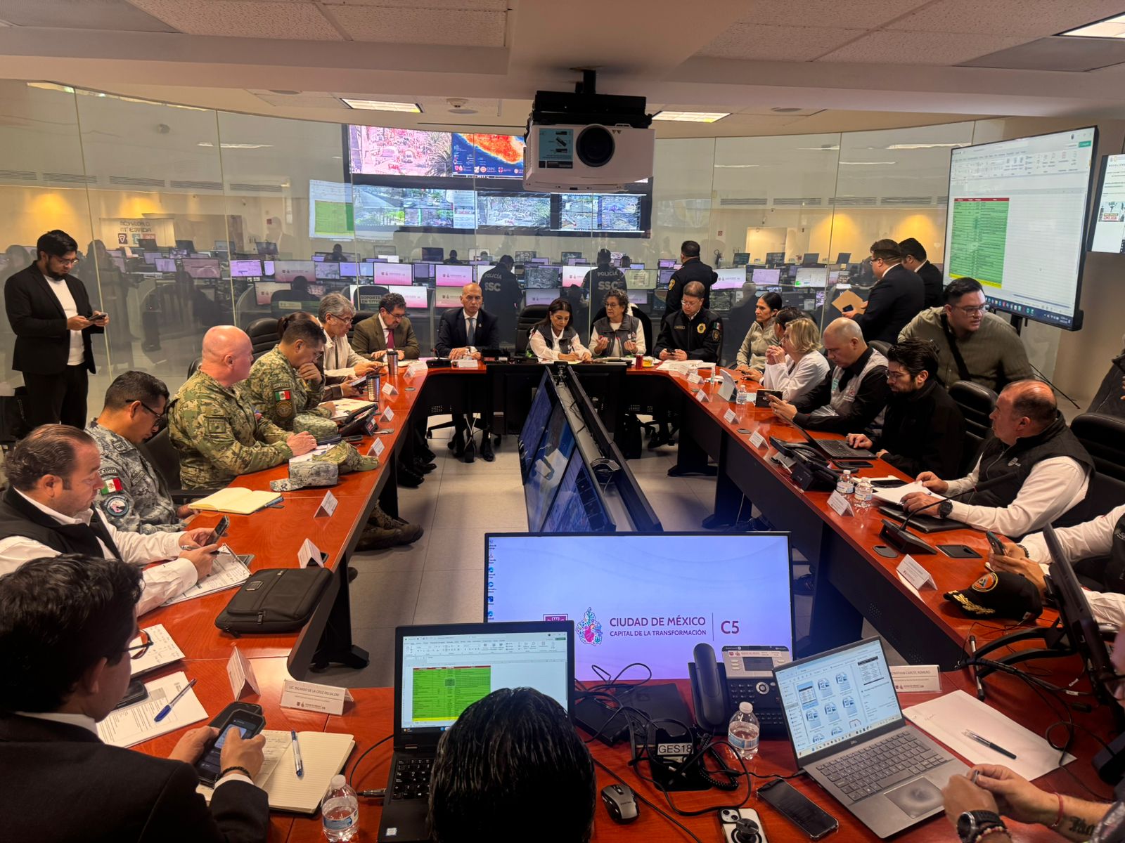 Encabeza Clara Brugada primer simulacro metropolitano; CDMX y Edomex coordinan respuesta ante sismo magnitud 7.2