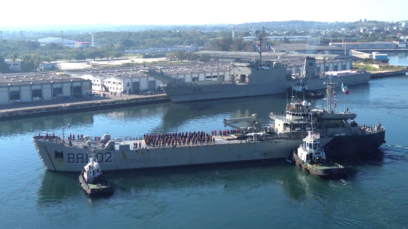 [VIDEO] Llegan a Cuba buques de la Armada de México con más de 814 toneladas de ayuda humanitaria