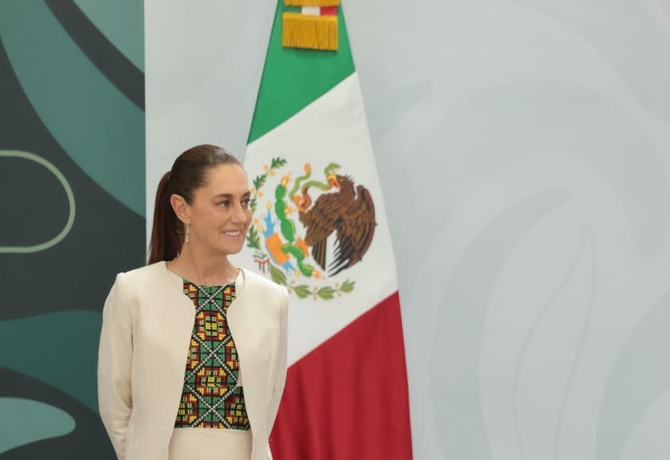 Presidenta Sheinbaum va por internet en todas las carreteras y conexión total 2026 en escuelas, centros de salud y hospitales