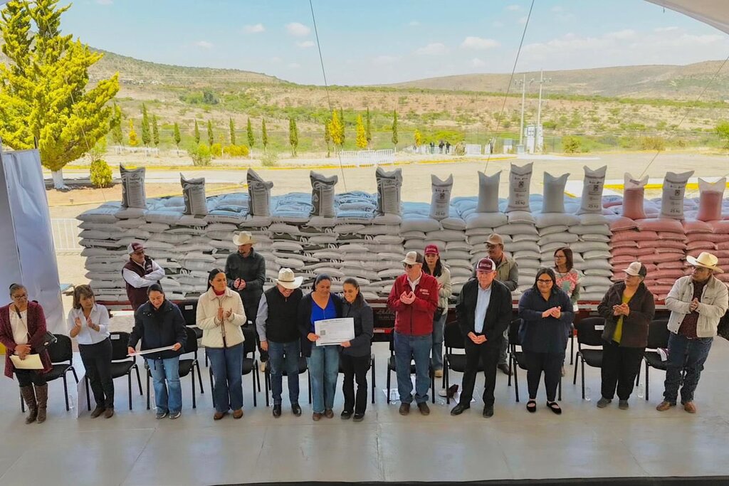 Alcanzamos la autosuficiencia de frijol: Presidenta Sheinbaum inaugura planta embolsadora en Zacatecas