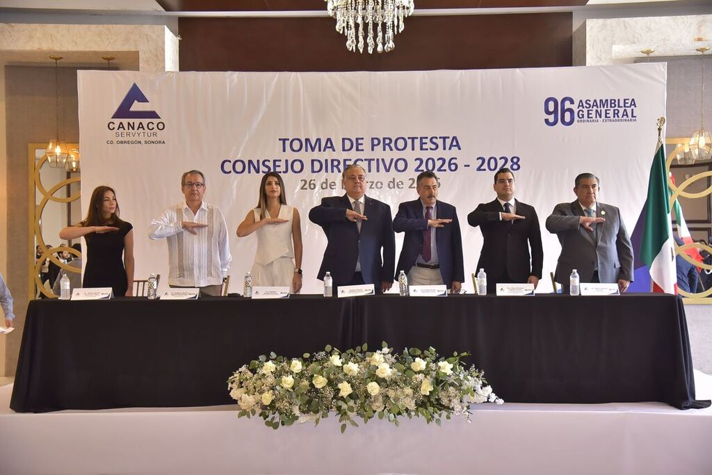Participa Javier Lamarque como testigo de honor en relevo de Consejo Directivo CANACO SERVYTUR 2026-2028