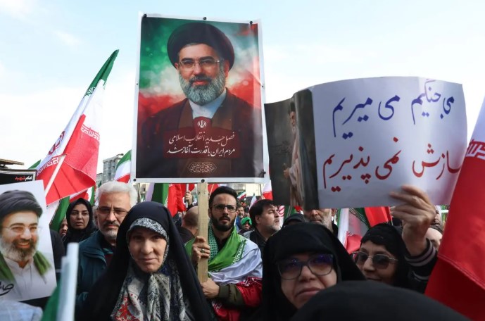 Ayatola Mojtaba Jamenei advierte que asesinos de Alí Larijani pagarán; Israel se atribuyó el ataque