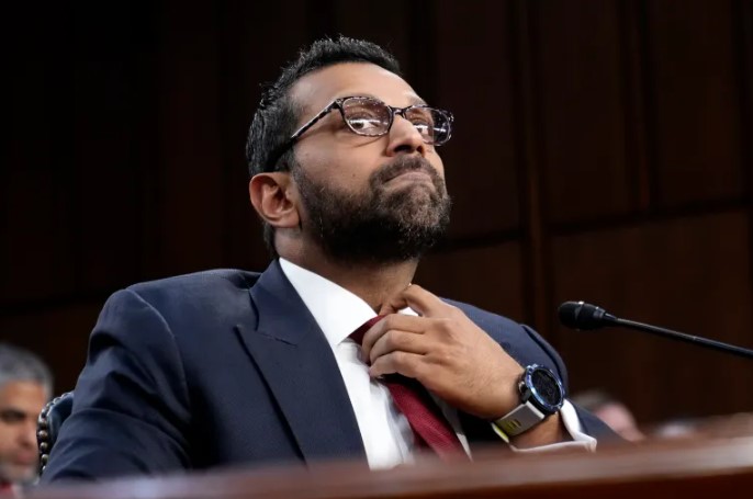 Hackers proiraníes filtran fotos y documentos personales del director del FBI, Kash Patel