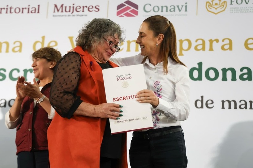 Presidenta Sheinbaum inicia el 8M en Tecámac: entrega escrituras y condonaciones de créditos a mujeres