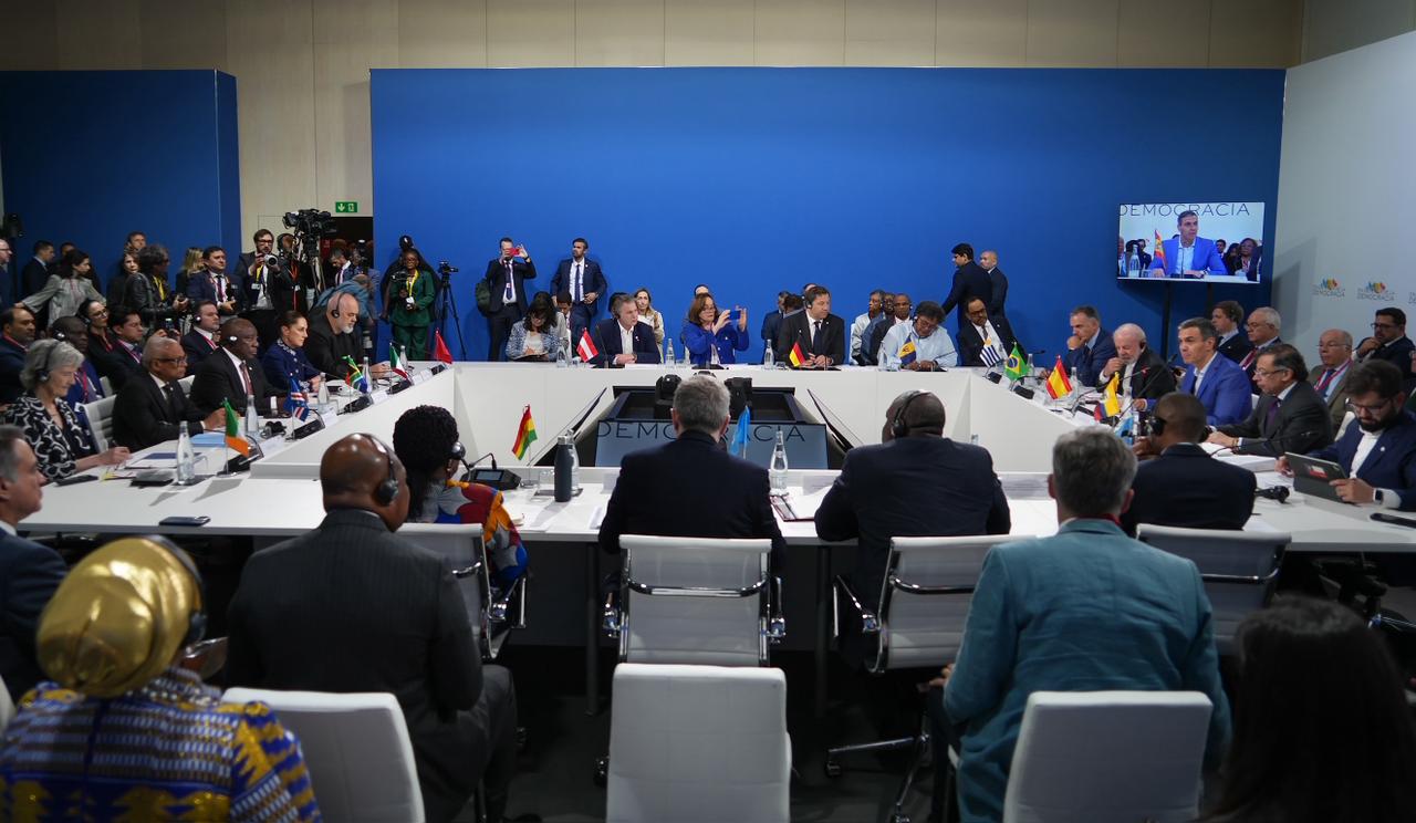 Por “justicia y credibilidad”, IV Cumbre en Defensa de la Democracia impulsa una ONU con rostro de mujer