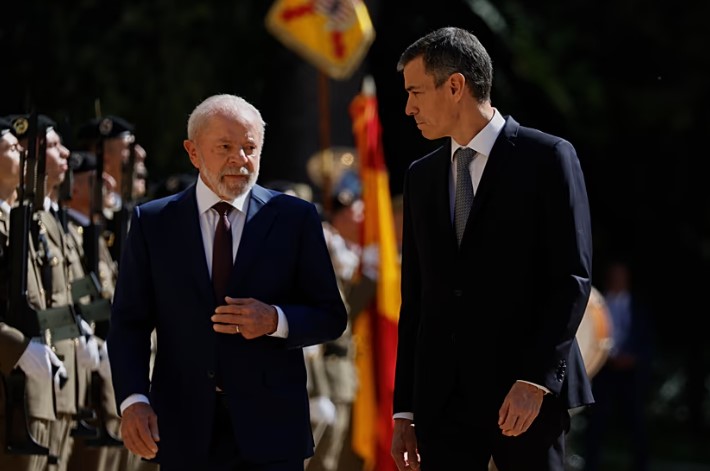 “Te entiendo cuando dices ‘No a la guerra’”: Lula a Sánchez en la primera cumbre entre España y Brasil