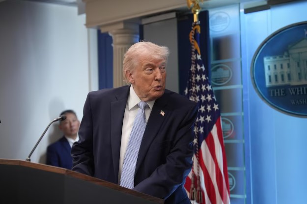 “Me voy a postular a la presidencia” de Venezuela: Trump afirma que encabeza encuestas en el país sudamericano