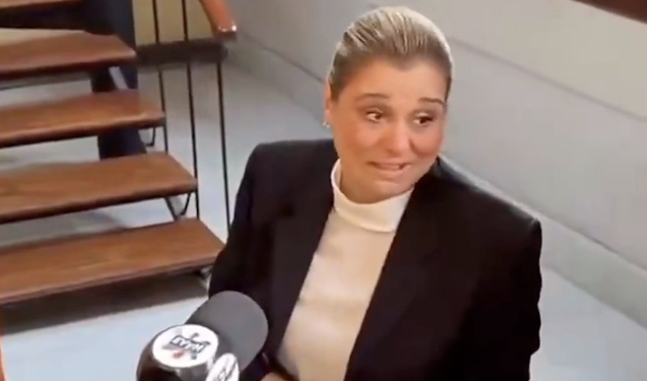“Por si suena el teléfono rojo”: Maru Campos ironiza; evita hablar de la CIA y su posible comparecencia en el Senado