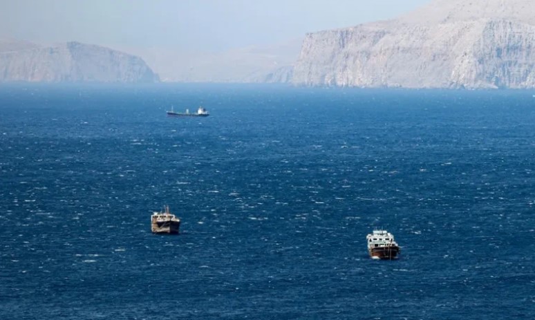 Irán confirma que Estados Unidos cometió “piratería” al incautar buque mercante; advierte represalias