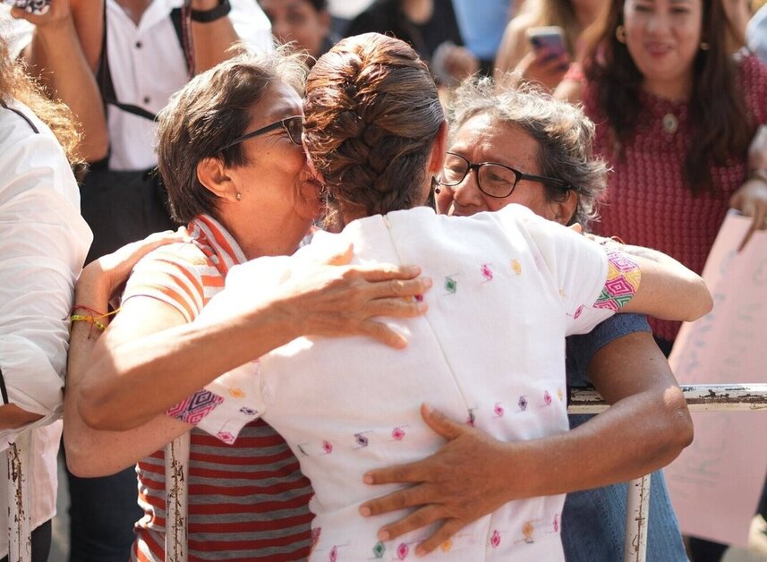Felicita la Presidenta Sheinbaum a las mamás mexicanas en su día
