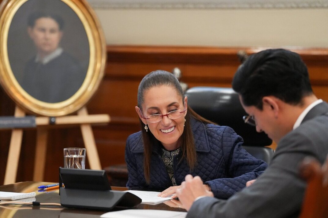 Presidenta Sheinbaum y Trump conversan por teléfono; colaboradores del mandatario visitarán México