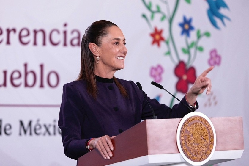 Presidenta Sheinbaum descarta riesgo para México por entrega voluntaria a Estados Unidos de exfuncionarios de Sinaloa