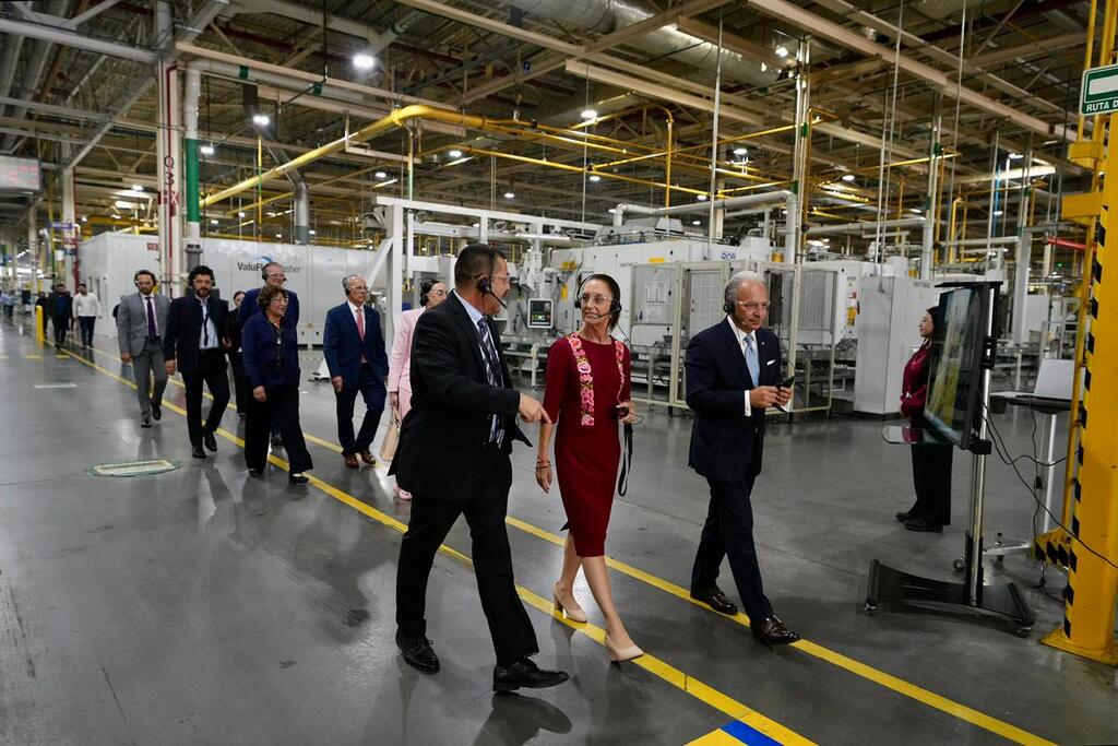 En el Estado de México, la Presidenta Sheinbaum anuncia el inicio de la producción de Chevrolet Aveo en el país