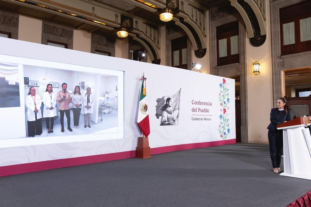 En Baja California Sur, la Presidenta Sheinbaum inauguró paso a desnivel y la Glorieta de las Mujeres Libres