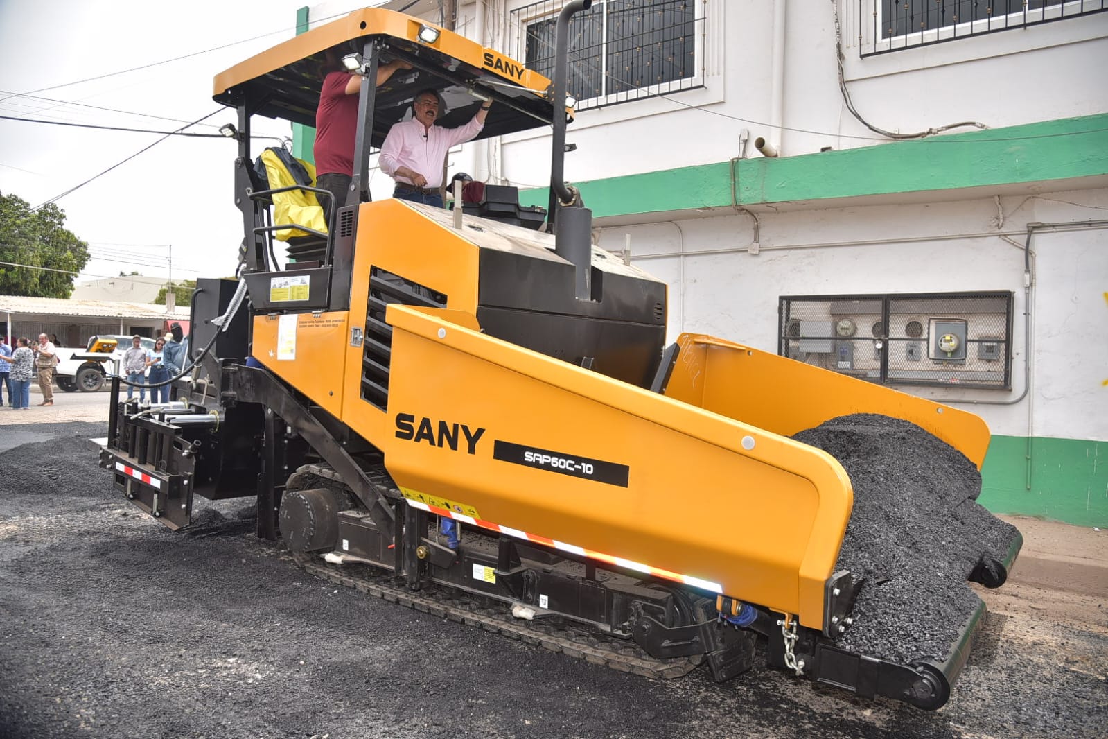 Avanza programa intensivo de rehabilitación de pavimento en Cajeme