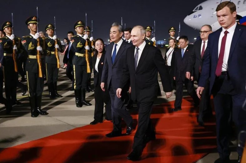 Putin llega a China; junto con Xi Jinping, firmará declaración para la formación de un “mundo multipolar”