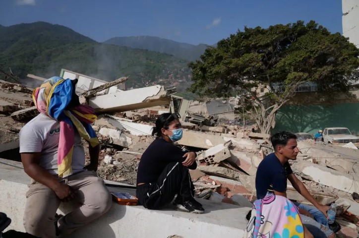 Ascienden cifras a 920 personas fallecidas y 50 mil desaparecidas por el doble terremoto en Venezuela