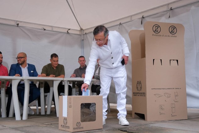 Presidente Petro rechaza resultados del preconteo privado de las elecciones presidenciales que favorecen a la ultraderecha