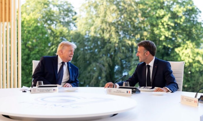 Desde Francia, Trump firmó memorándum de entendimiento con Irán