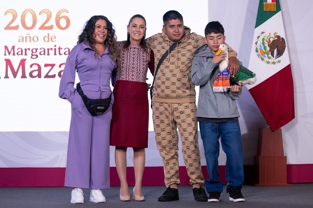 “Merlín”, el pato del Mundial, llega con su familia a ‘La Mañanera’: presidenta Sheinbaum anuncia respaldo