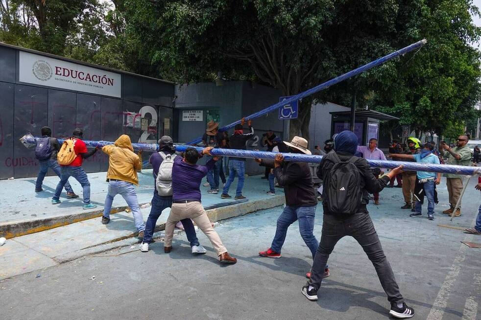 Coordinadora de Trabajadores de la Educación decreta su propio “receso” de “paro nacional” tras intentar “ponchar el balón mundialista”