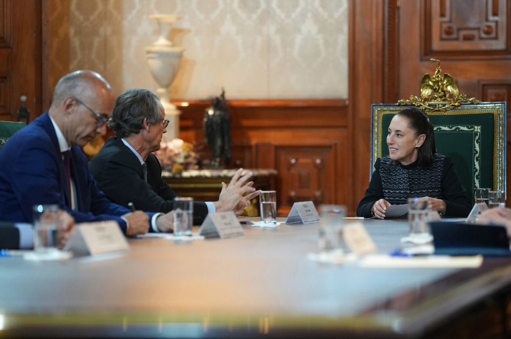 La presidenta Sheinbaum se reúne con el director ejecutivo de Safran, Olivier Andriès